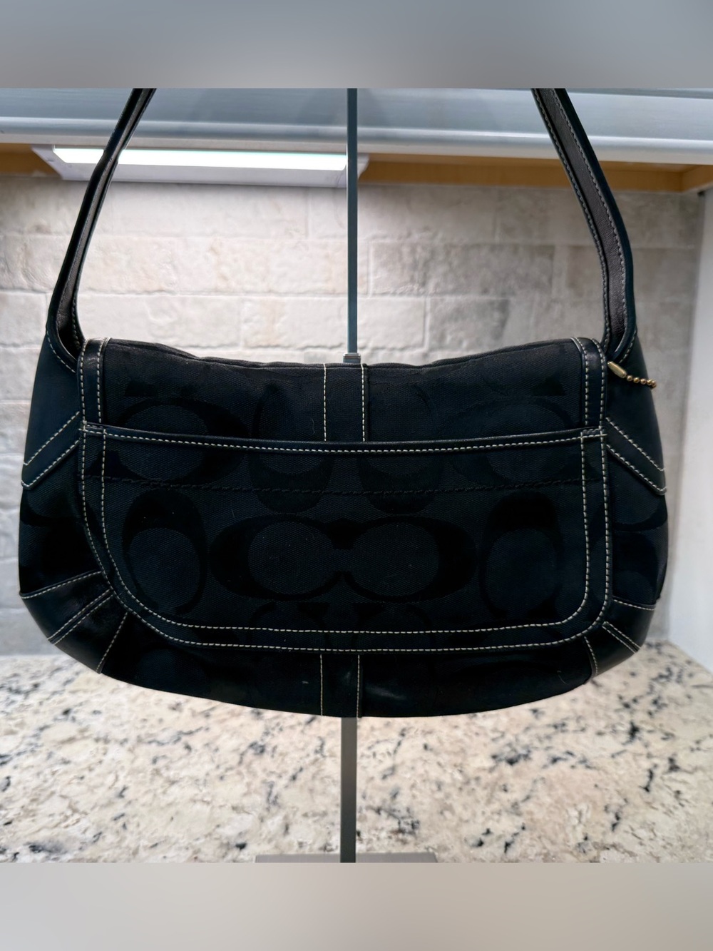 Coach EUC Black Signature Turn-Lock Shoulder Bag - Picture 2 of 8